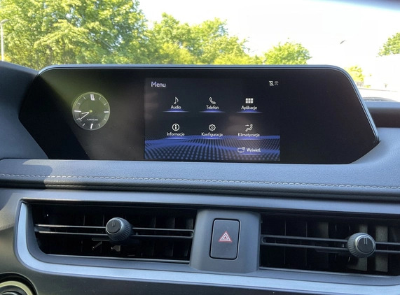 Lexus UX cena 129900 przebieg: 30760, rok produkcji 2020 z Kraków małe 466